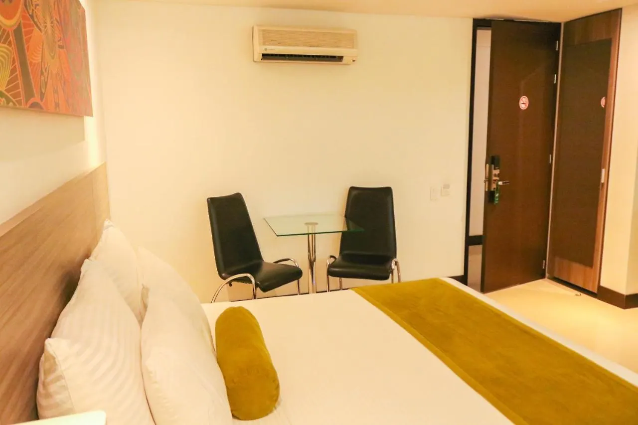 Hotel Loyds Μεντεγίν