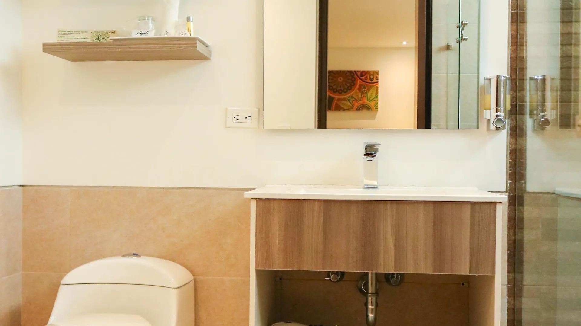 Hotel Loyds Μεντεγίν