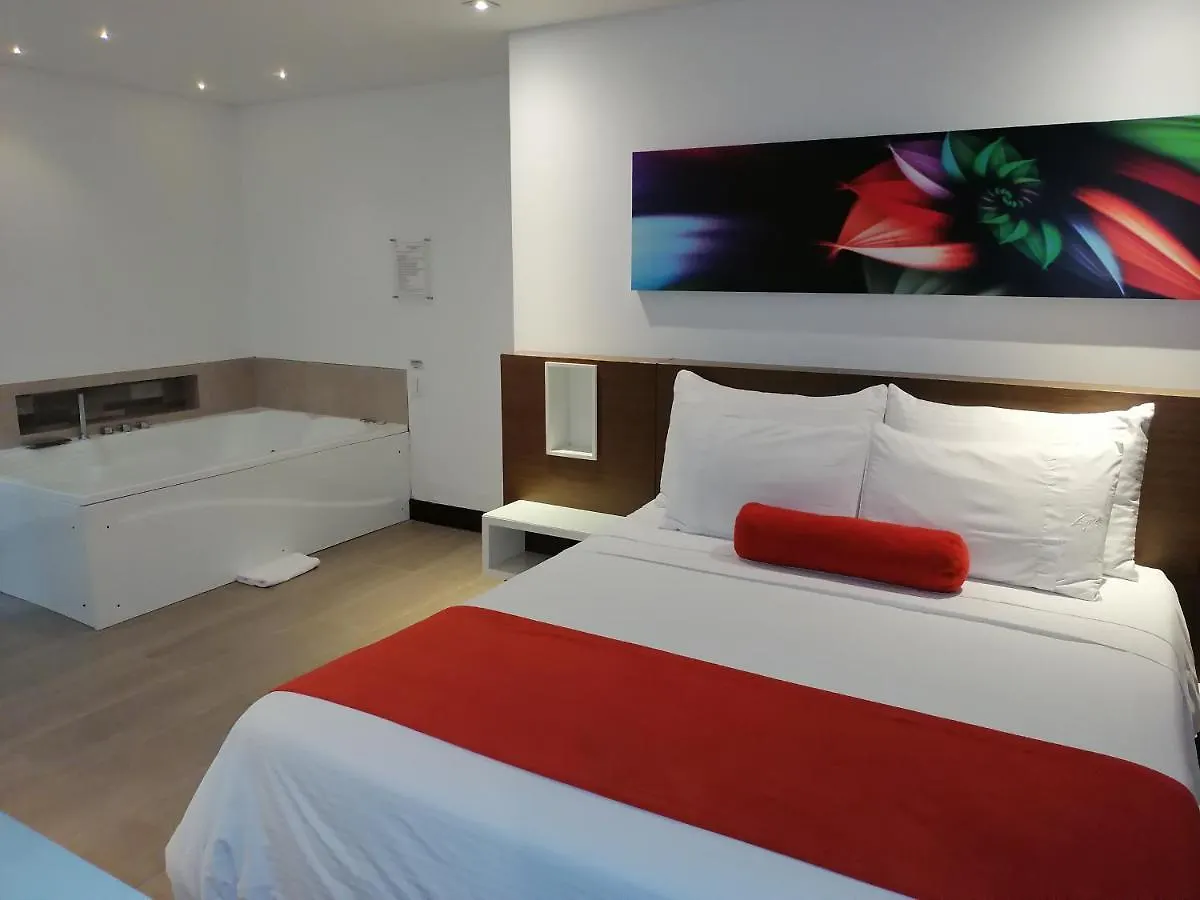 Hotel Loyds Μεντεγίν