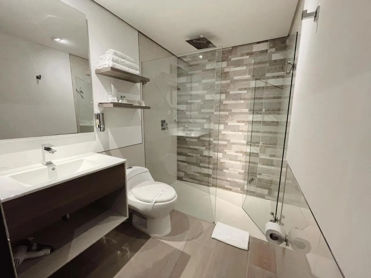***  Hotel Loyds Medellín Colombia