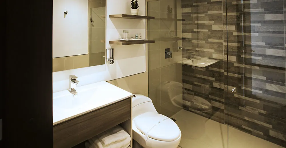 Hotel Loyds Μεντεγίν